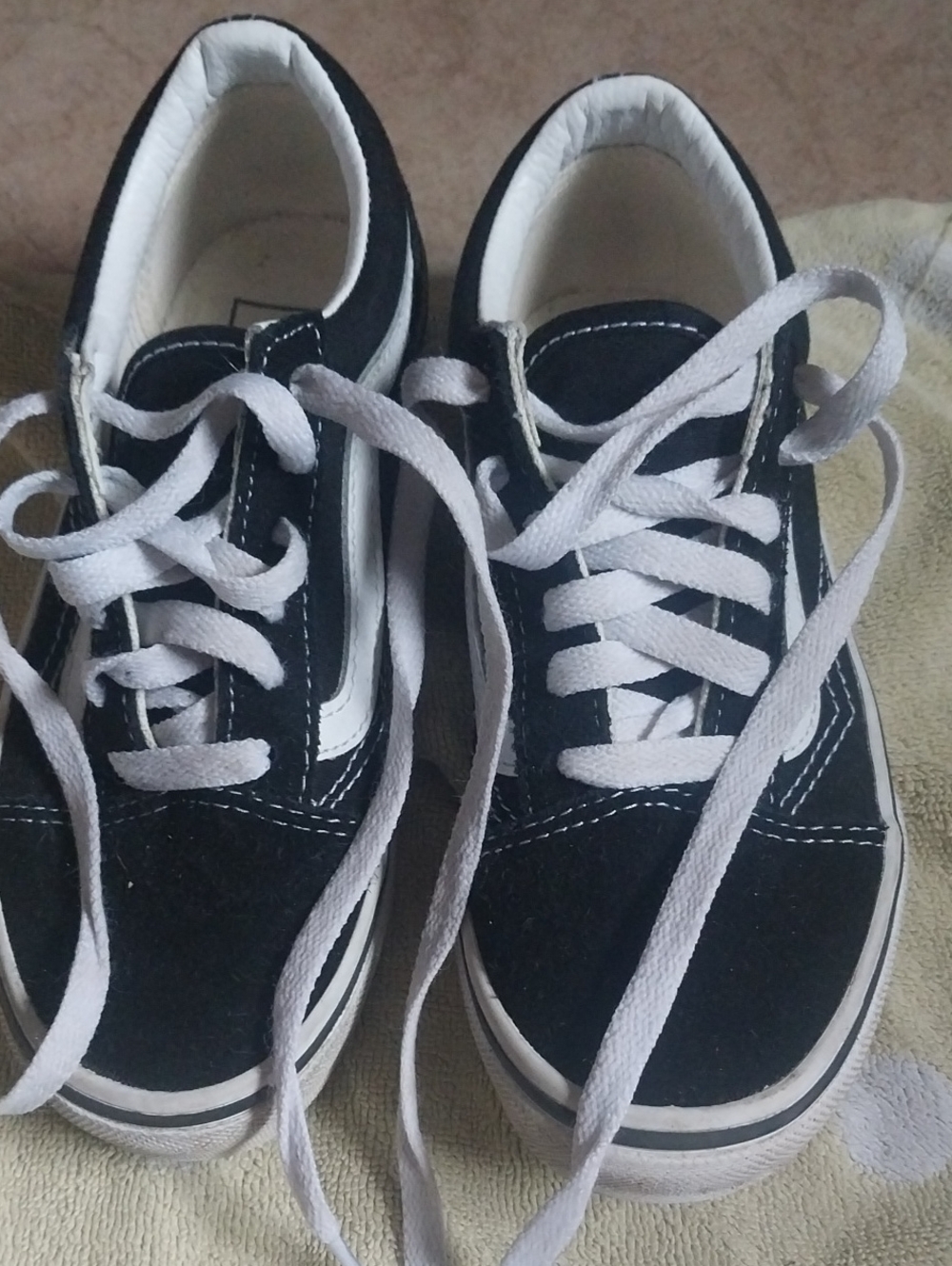 Vans Kids Black and White Low-Top Skate Sneakers Size 1